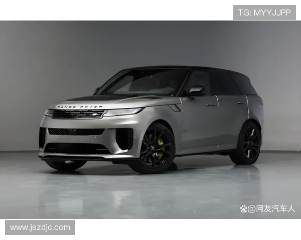 足球明星与路虎揽胜的完美结合展现豪华与运动的极致魅力